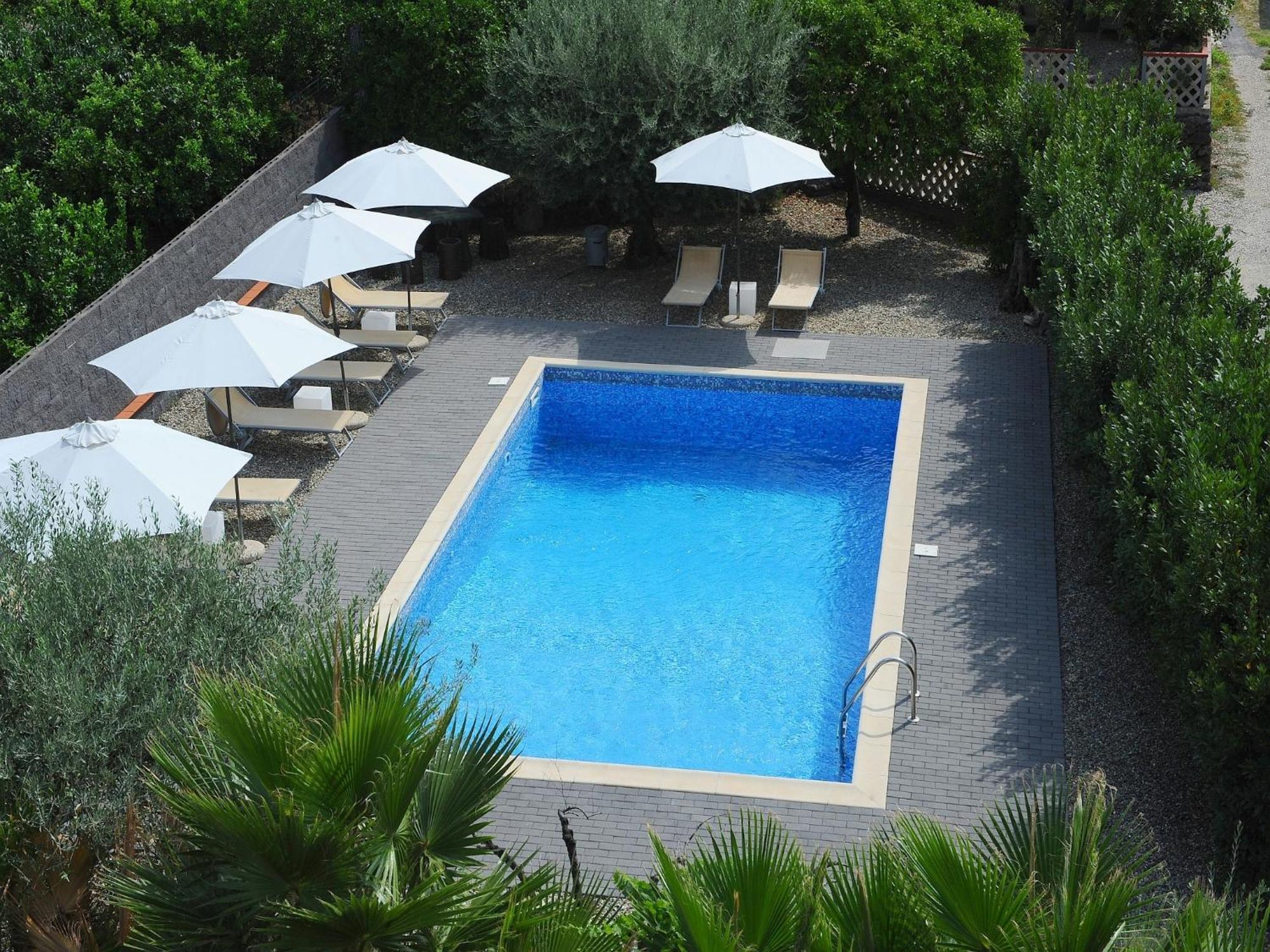 Apartment With Air Conditioning And Salt Pool *